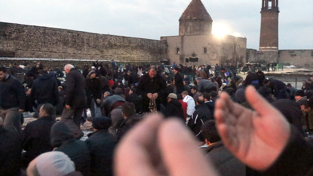 Erzurumun ilk mescidinde sabah namazı kılındı