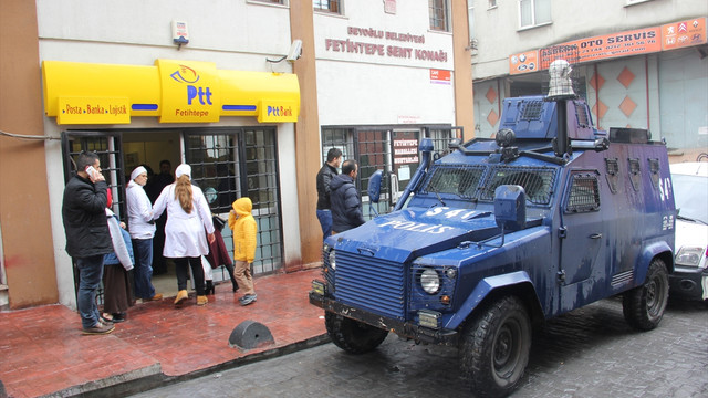 Beyoğlu PTT şubesinde soygun düzenlendi