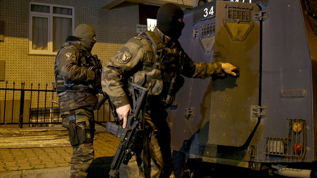 İstanbulda terör örgütü PKKya yönelik düzenlenen operasyonda 20 kişi gözaltına alındı