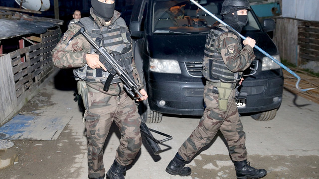 İstanbulda 10 adrese uyuşturucu operasyonu düzenlendi