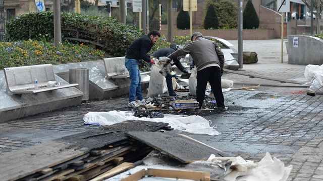 Brükselde terör örgütü PKKnın çadırı tepkiler üzerine kaldırıldı