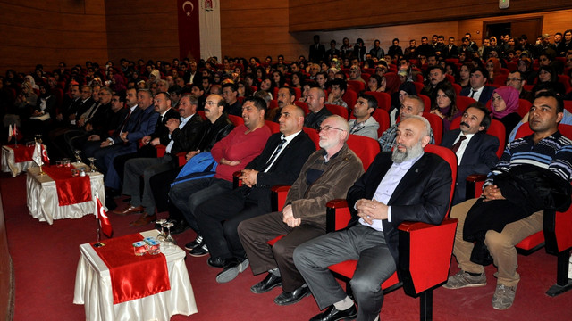 21. Yüzyılda Bir Alperen Muhsin Yazıcıoğlu konferansı
