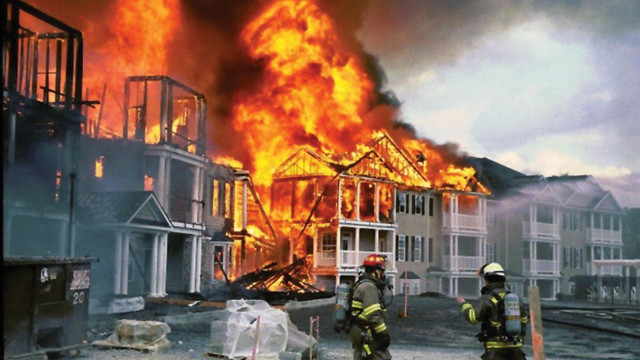 Şişlide bir binada çıkan yangın paniğe neden oldu