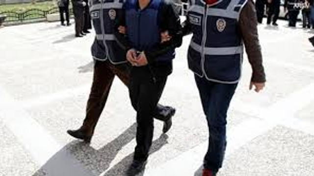 Kocaelide terör örgütü PKKya yönelik operasyonda 12 zanlı adliyeye getirildi