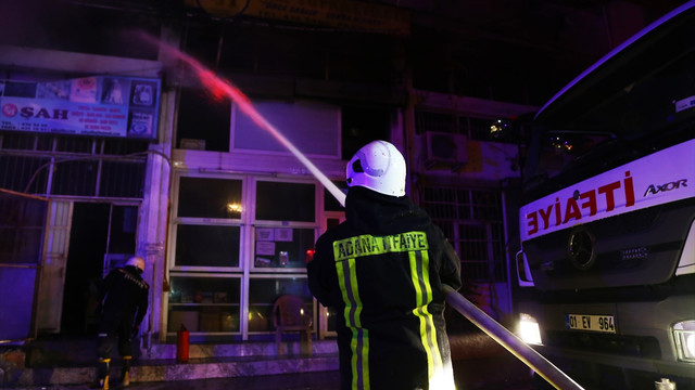 Adana'da korkutan yangın