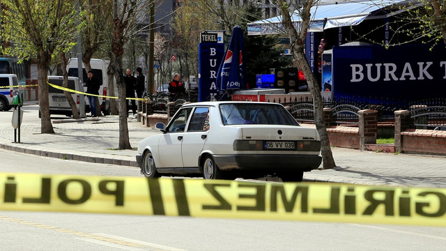 Çalıntı otomobille polisten kaçtı