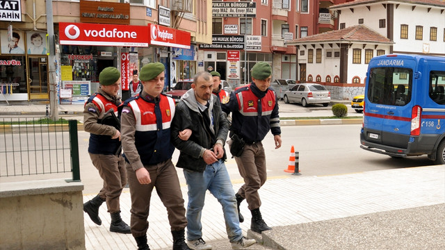 Cezaevi firarisi saklandığı çöplükte yakalandı