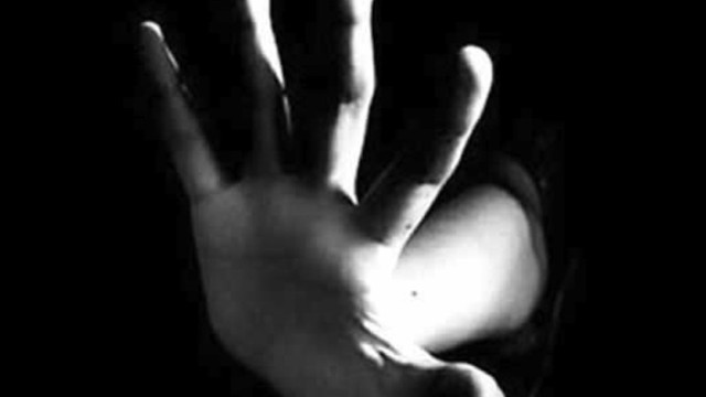 Karamanda cinsel istismar suçundan yargılanan öğretmen görevden atıldı