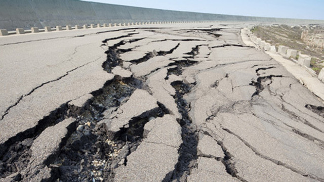 İranda yerin 6 km derinliğinde deprem!