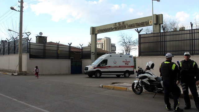 Diyarbakır Şehirlerarası Otobüs Terminali yakınlarında patlama meydana geldi. Olay yerine çok sayıda ambulans sevk edildi.