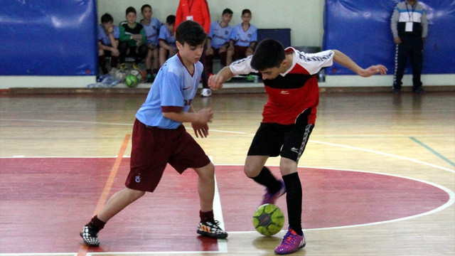 Futsal: Okullararası yarı final müsabakaları