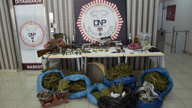 Hem uyuşturucu satmış hem de terör saldırılarında bulunmuşlar