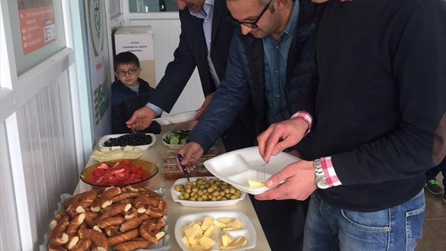 İHH yetim çocuklarla yemekte buluştu