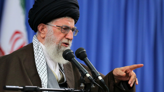 İranın dini lideri Ali Hamaneyden büyük eleştiri!