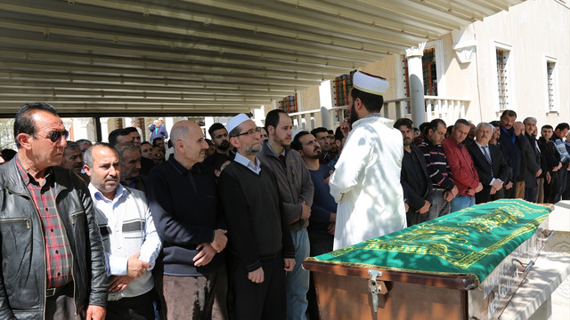 Judo kursunda fenalaşan öğrenci