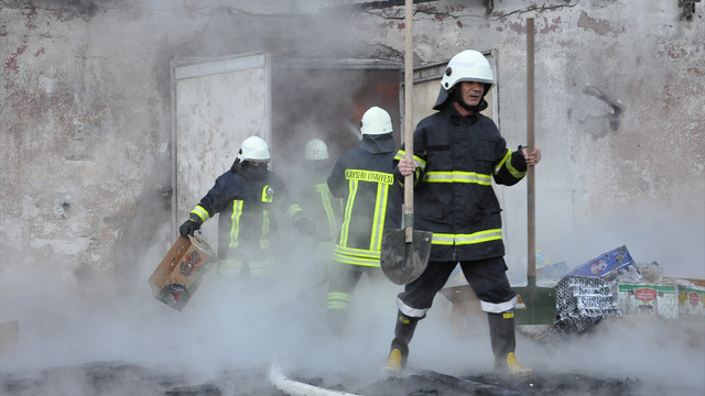 Kayseri'de depo yangını