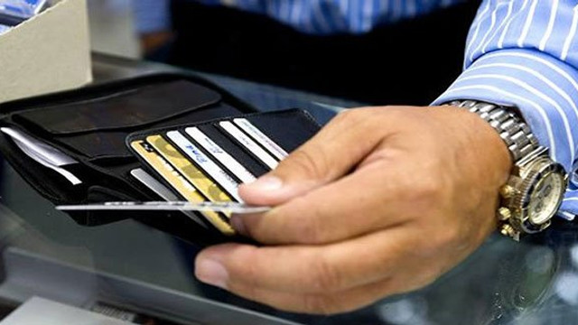 Kredi ve kredi kartı borcundan yasal takibe giren kişi sayısı azaldı