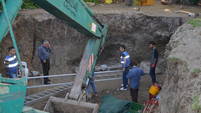 Kütahya'da kaçak kazıda mezar odası bulundu