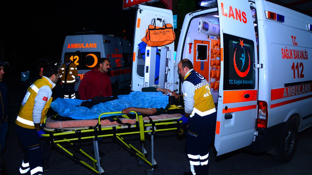 Muğla'da işçi servisi kamyonetle çarpıştı: 9 yaralı