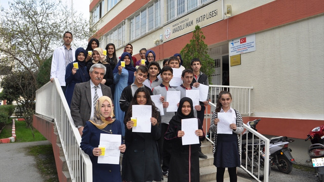 Öğrencilerden asker ve polise moral mektupları