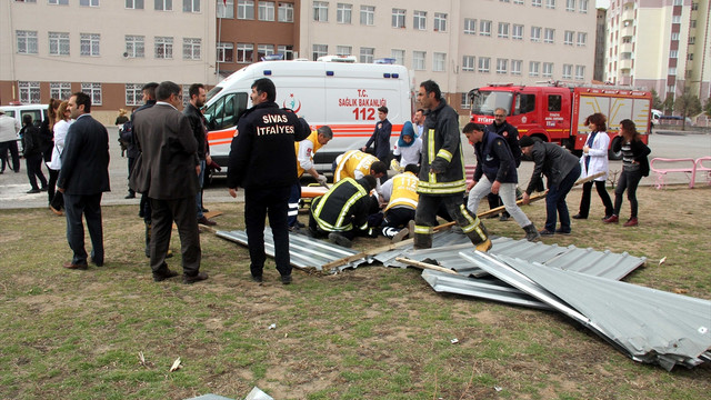 Sivas'ta şiddetli rüzgar