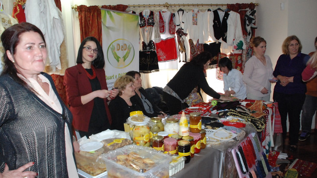 Priştine Büyükelçiliği konutunda el işi kermesi