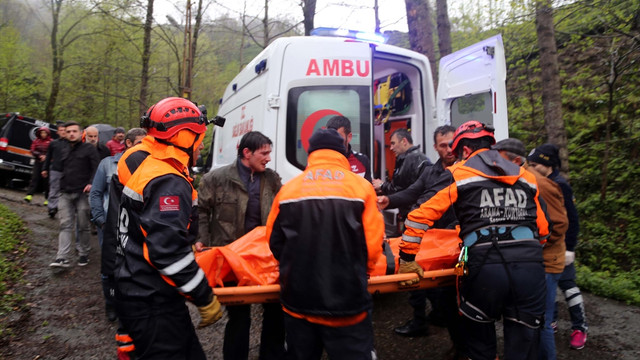 Rize'de otomobil uçuruma yuvarlandı: 1 ölü