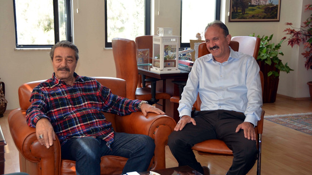 Sanatçı Kadir İnanır: