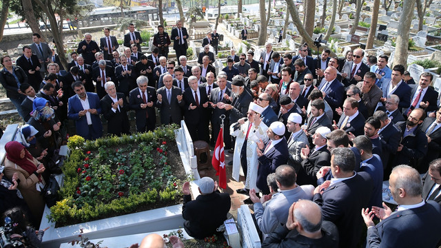 Şehit savcı Kiraz, mezarı başında anıldı