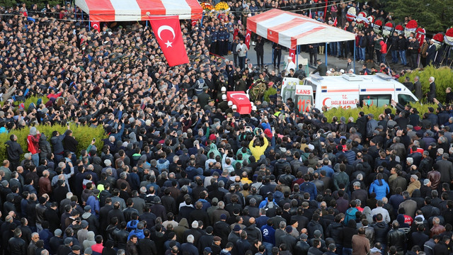 Şehitlerimizi uğurluyoruz