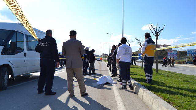 Servis minibüsünün çarptığı çocuk hayatını kaybetti