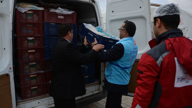 Sınır ötesine sıcak yemek ve ekmek