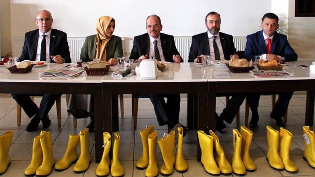 Tekirdağ Büyükşehir Belediyesi yönetimine çizmeli eleştiri