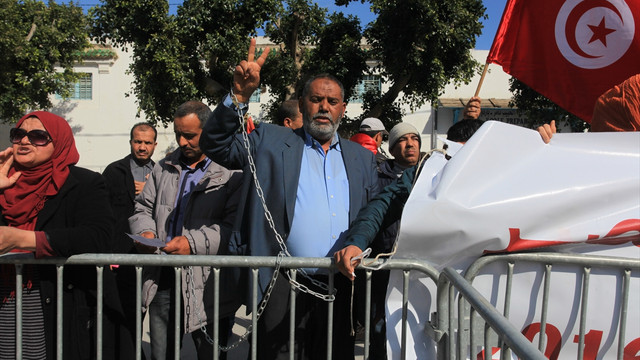 Tunus'ta eski siyasi tutuklulardan protesto