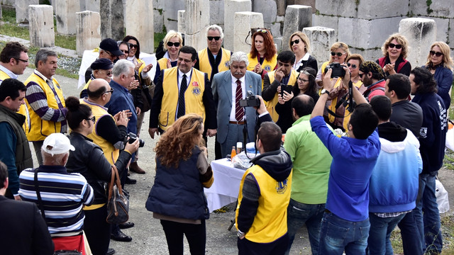 Yakalanan kaçaklar için 2 bin 300 adet yardım çantası