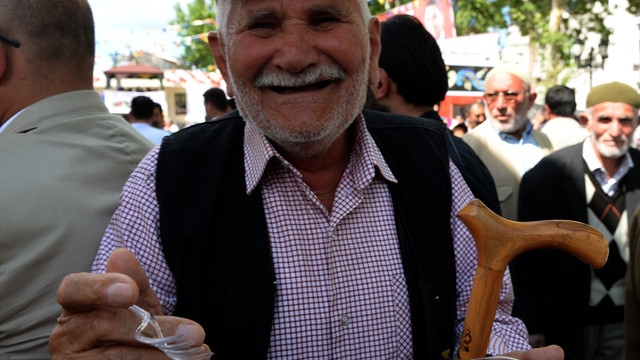 142 bin yaprak sarması 2 saatte tüketildi