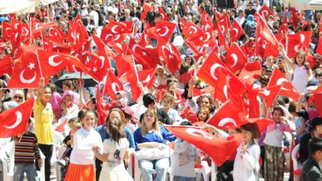 23 Nisan Ulusal Egemenlik ve Çocuk Bayramı için kutlama mesajları geliyor