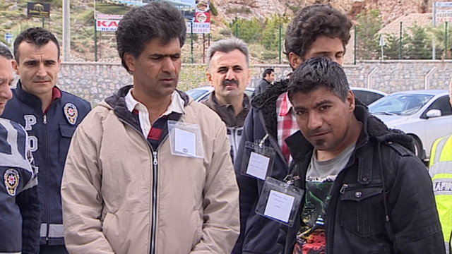 Geri kabul anlaşması ile Çeşmeye 5 göçmen getirildi