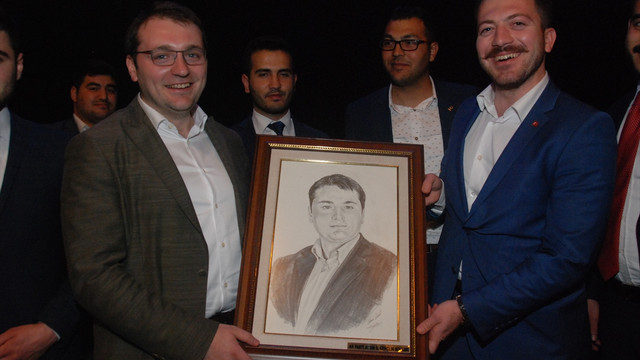 AK Parti Gençlik Kolları Başkanı Ecertaş: