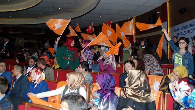 AK Parti Gençlik Kolları Genel Başkanı Ecertaş: