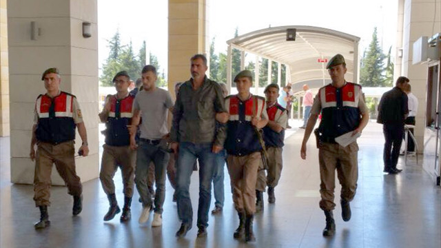 Antik mozaiği satmaya çalışırken yakalandılar