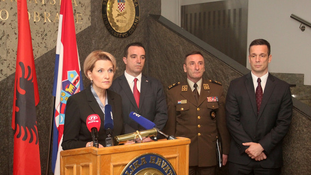 Arnavutluk Savunma Bakanı Kodheli, Hırvatistan'da