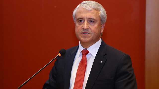 AÜ Azerbaycan Programı mezunlarına diplomaları verildi