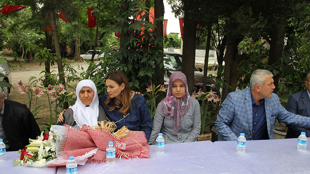 Azerbaycan Milletvekili Paşayeva'dan şehit ailesine taziye ziyareti