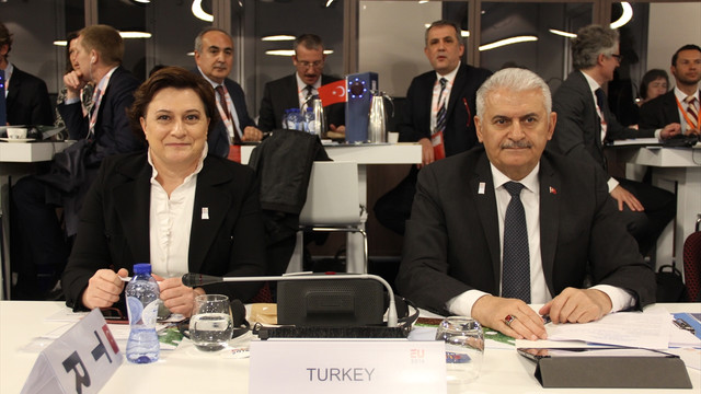 Bakanlar Yıldırım ve Sarı Hollanda’da