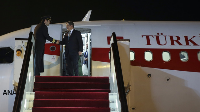 Başbakan Davutoğlu Katar'a geldi