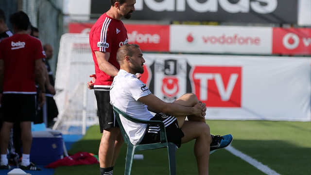 Beşiktaş'ta Oğuzhan Özyakup takımla çalıştı