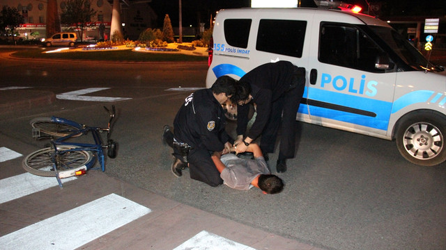 Konyada bisiklet çalmak isteyen 3 kişiden 1i yakalndı