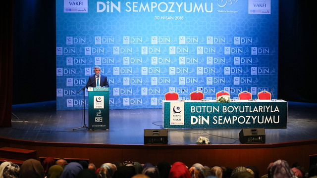Bütün Boyutlarıyla Din” sempozyumu