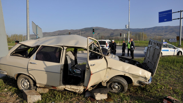 Cenaze yolunda trafik kazası: 1 ölü 6 yaralı
